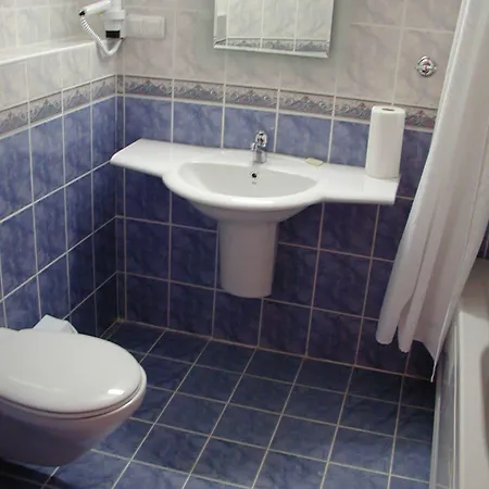 Aparthotel Avos 2*