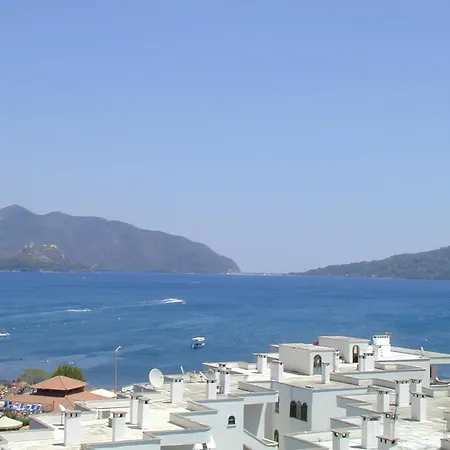 Aparthotel Avos 2*